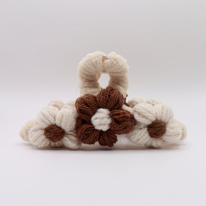 Cozy Daisy Claw Clip