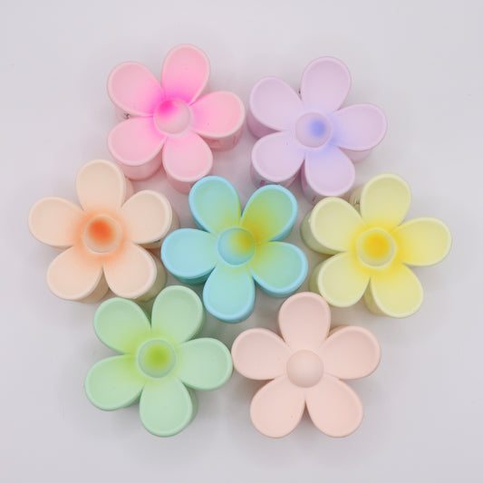 Matte Mini Daisy Hair Clip